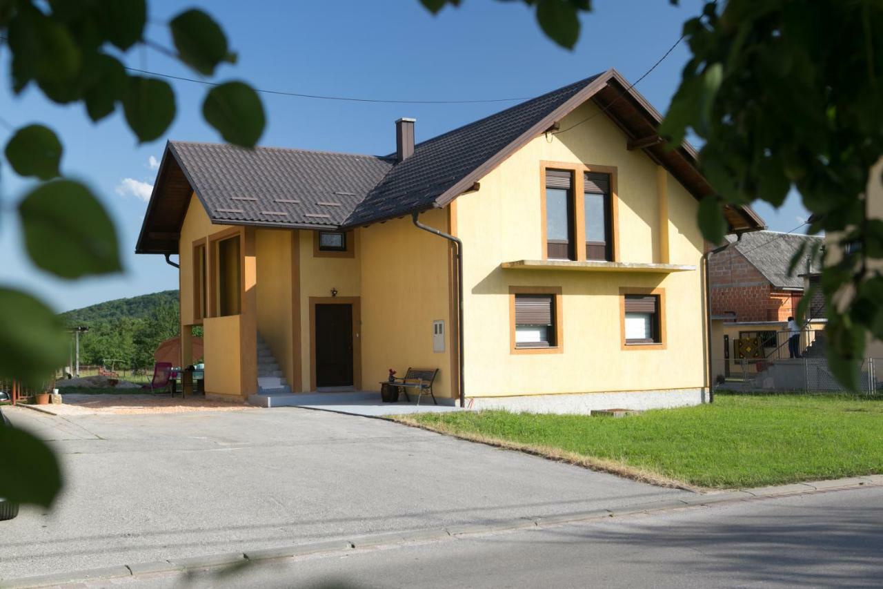 Apartman Lori Otočac Eksteriør billede