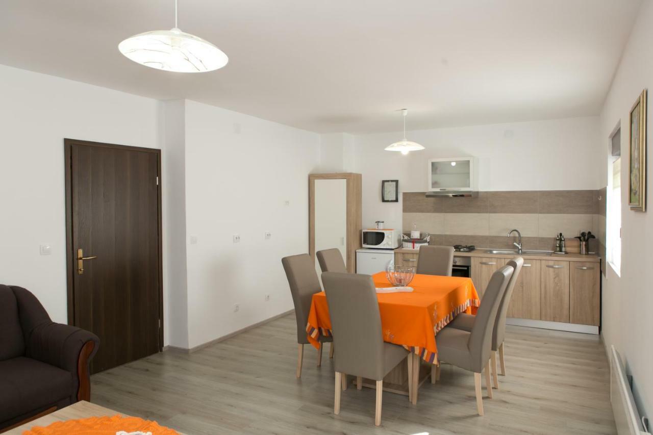 Apartman Lori Otočac Eksteriør billede
