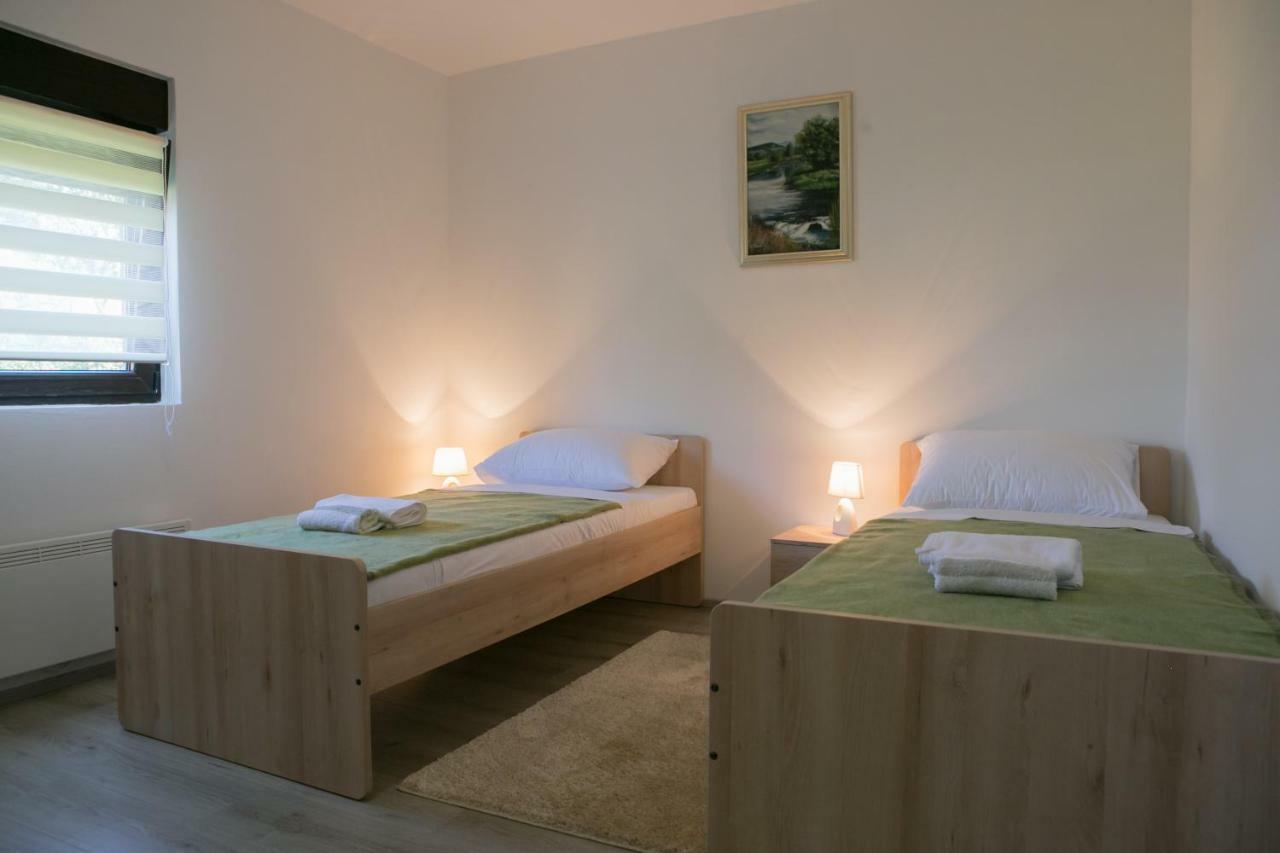 Apartman Lori Otočac Eksteriør billede
