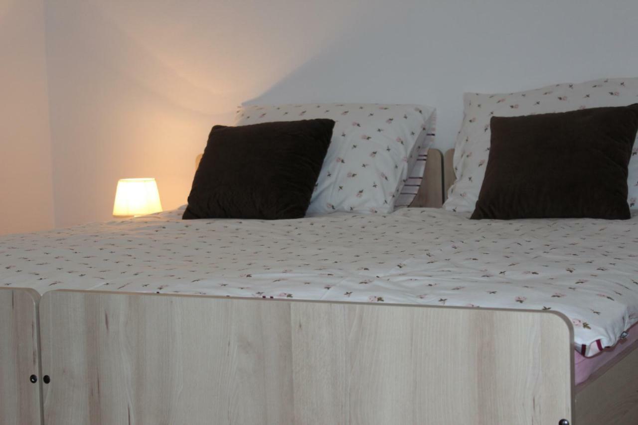 Apartman Lori Otočac Eksteriør billede